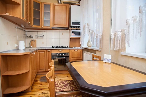 3 rooms apartments daily Zaporizhzhia, Dneprovskij district, Pionerskiy proezd, 2