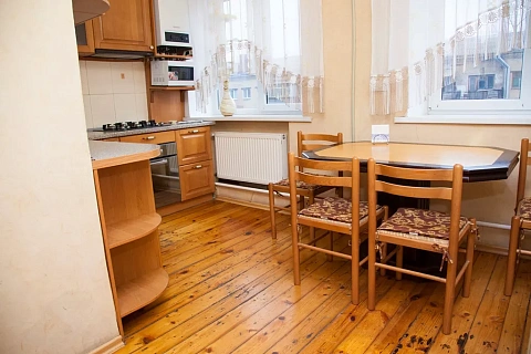 3 rooms apartments daily Zaporizhzhia, Dneprovskij district, Pionerskiy proezd, 2