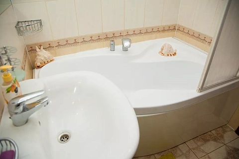 3 rooms apartments daily Zaporizhzhia, Dneprovskij district, Pionerskiy proezd, 2