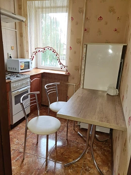 Однокомнатная квартира посуточно в Луцке, ул. Сечевая, 3