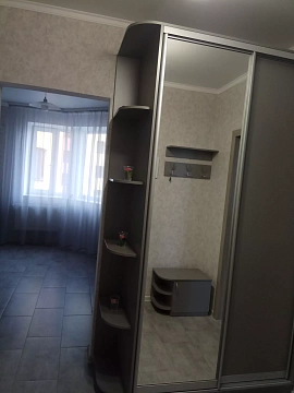 Однокомнатная квартира посуточно в Луцке, ул. Огиенко, 2а