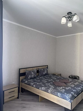 Однокомнатная квартира посуточно в Луцке, ул. Огиенко, 2а