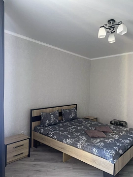 Однокомнатная квартира посуточно в Луцке, ул. Огиенко, 2а