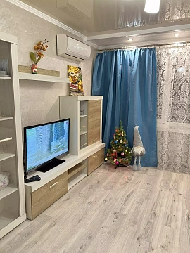 Четырехкомнатная квартира посуточно в Луцке, ул. Конякина, 27