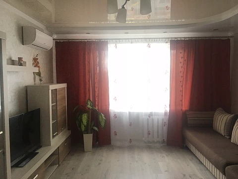 Четырехкомнатная квартира посуточно в Луцке, ул. Конякина, 27