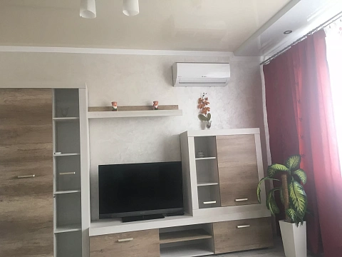 Четырехкомнатная квартира посуточно в Луцке, ул. Конякина, 27