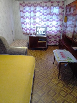 2 rooms apartments daily Dnipro, Industrialnyy district, Batumskaya St., 44