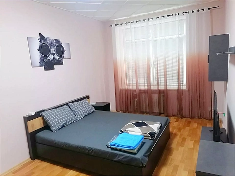 Двухкомнатная квартира посуточно в Днепре, Центральный район, пр-т Леси Украинки, 41