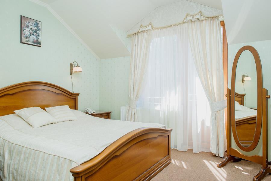 Напівлюкс