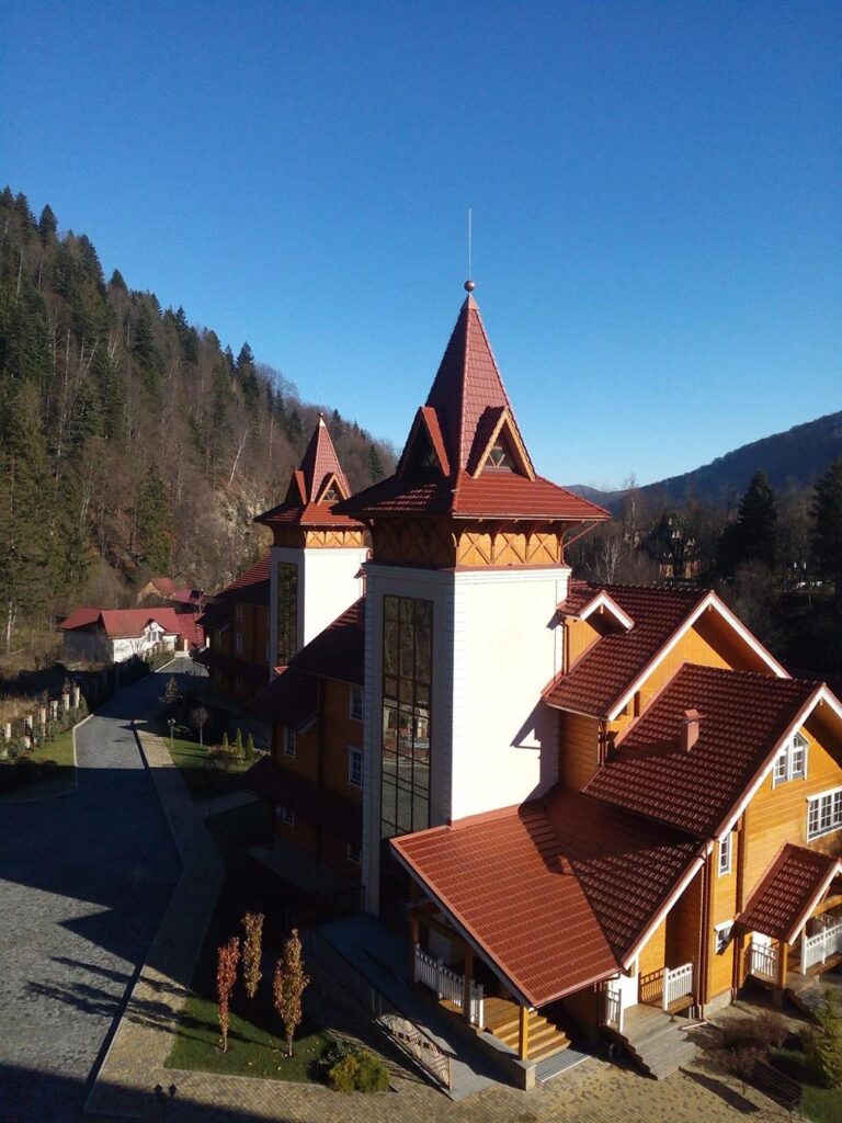 Готель Карпатські Зорі Яремче