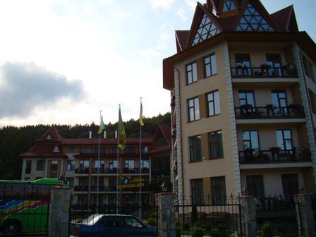 Готель Карпатські Зорі Яремче