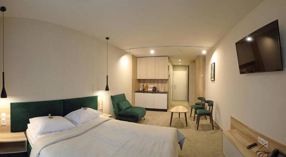 PREMIUM STUDIO