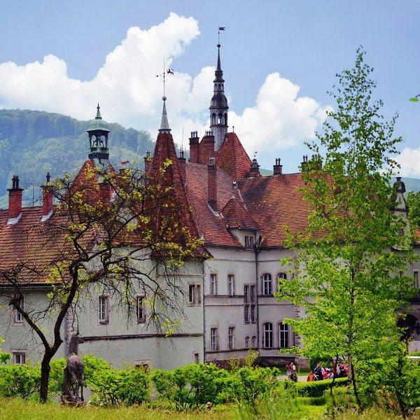 Замок Шенборна, санаторій Карпати Чинадієво