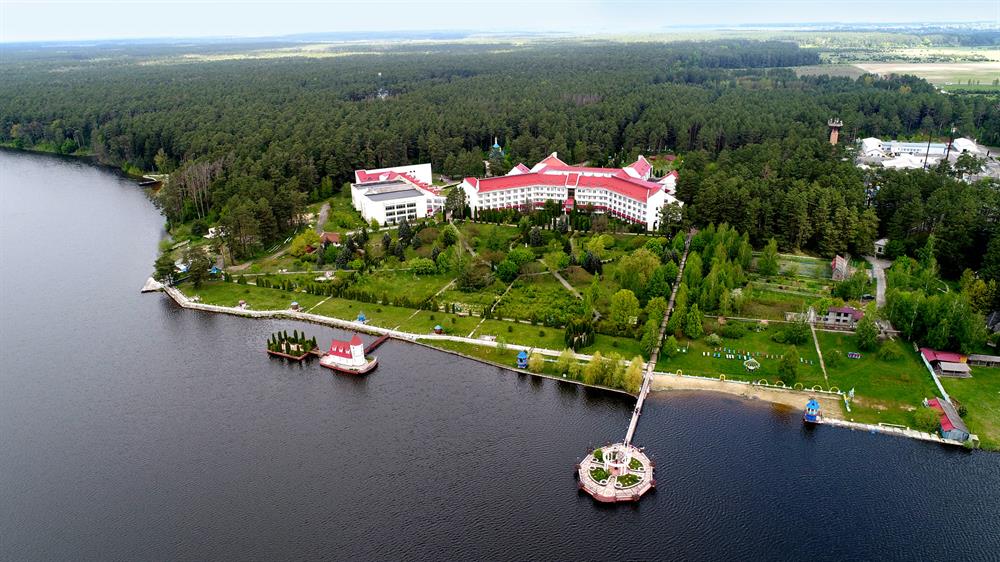 Велика територія санаторій Червона Калина
