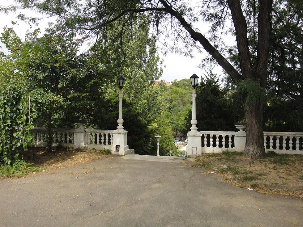 Зеленая территория санатория Одесский фото