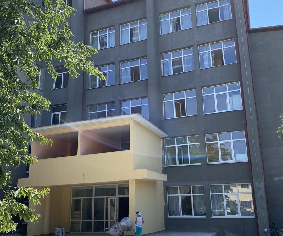 Главный корупс санатория Золотая Нива