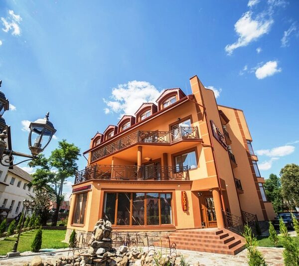 Готель Сонячний Промінь Поляна - Закарпаття