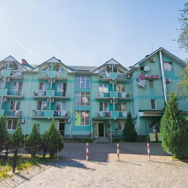 Готель Лілея Поляна, Закарпаття