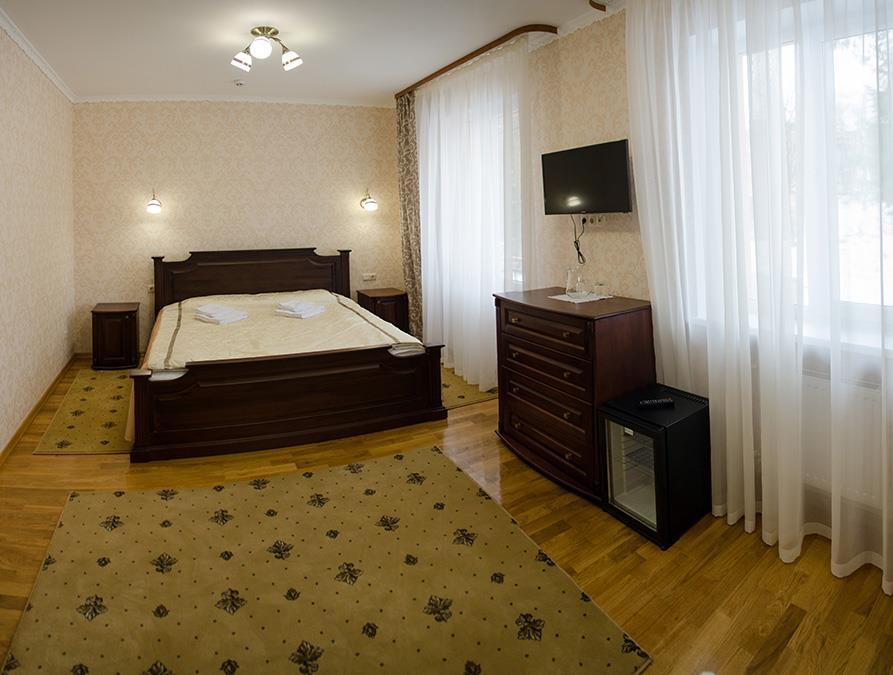Напівлюкс