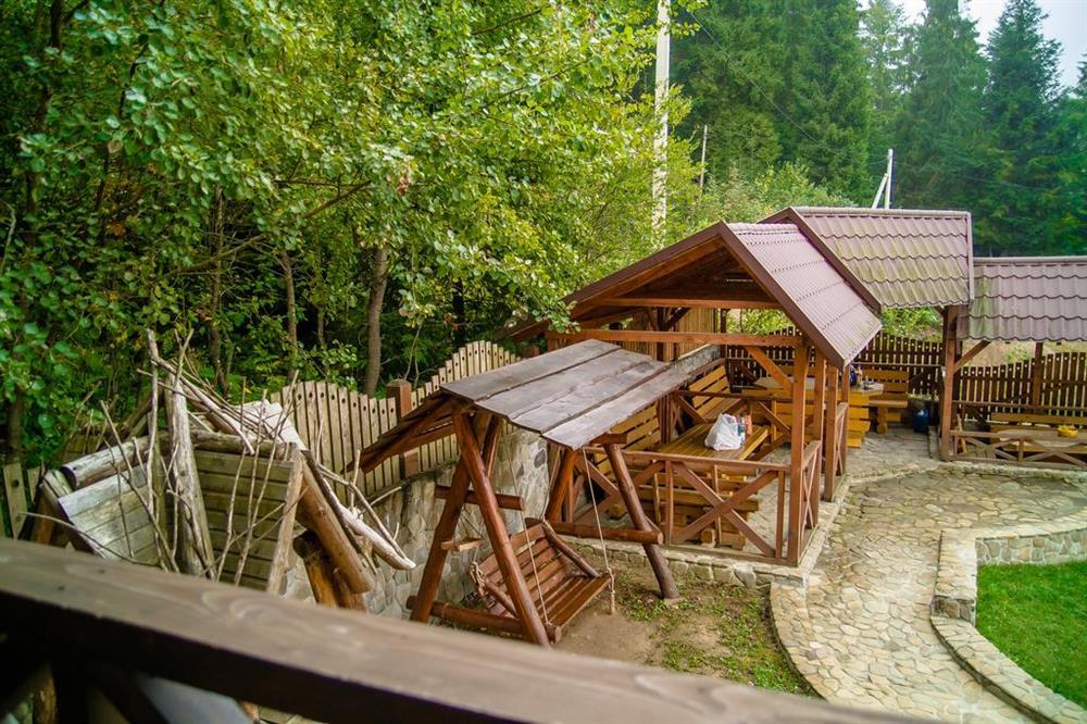 Готель Під Лісом Східниця